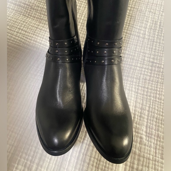 NEW COACH**send offer**AND FOUR BOOTS - Picture 3 of 13